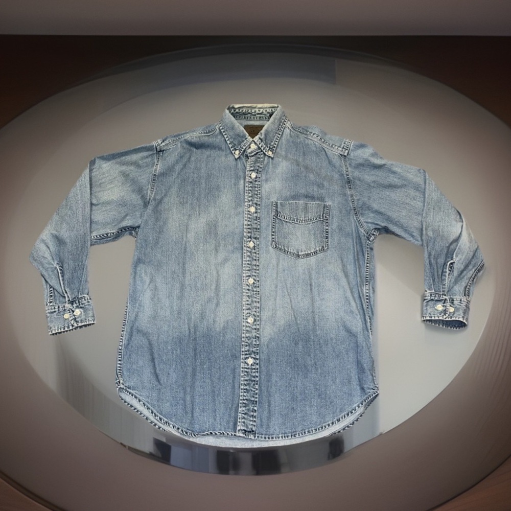 Vintage Gap Jean Distressed Blue Denim Bottom Down Chest Pockets Shirt Sz Medium